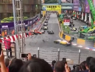 Φόρμουλα 3: Σοκαριστικό ατύχημα - Μονοθέσιο σηκώθηκε στον αέρα (βίντεο)